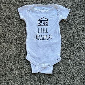 Gerber Baby Wisconsin Little Cheesehead Black + White Short Sleeve Onesie, 12 M